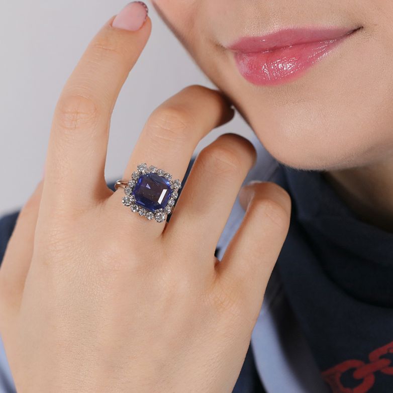 Ring with a 5.78-carat...