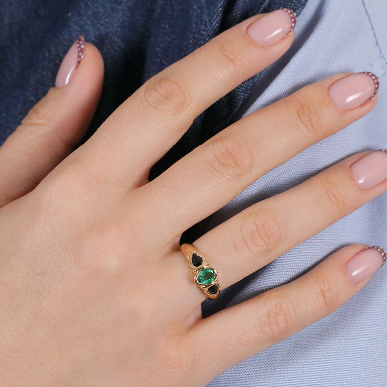 0.38-carat emerald and...