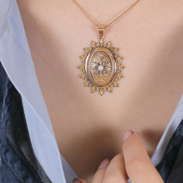 Vintage diamond pendant...